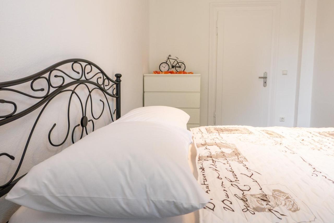 Appartment Rheinaue Duisburg Eksteriør billede