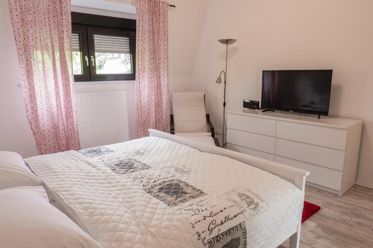 Appartment Rheinaue Duisburg Eksteriør billede